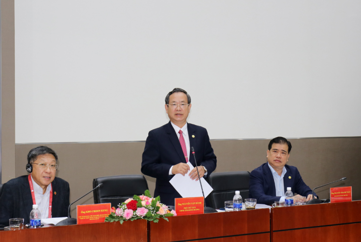 Phó Chủ tịch UBND tỉnh Nguyễn Văn Dành phát biểu tại Chương trình.